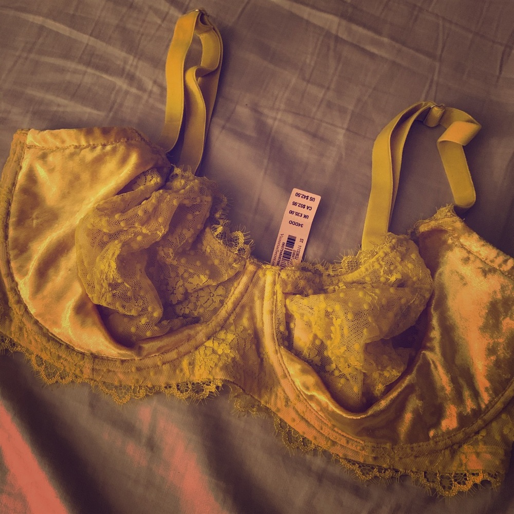 New Vs bra in Mustard